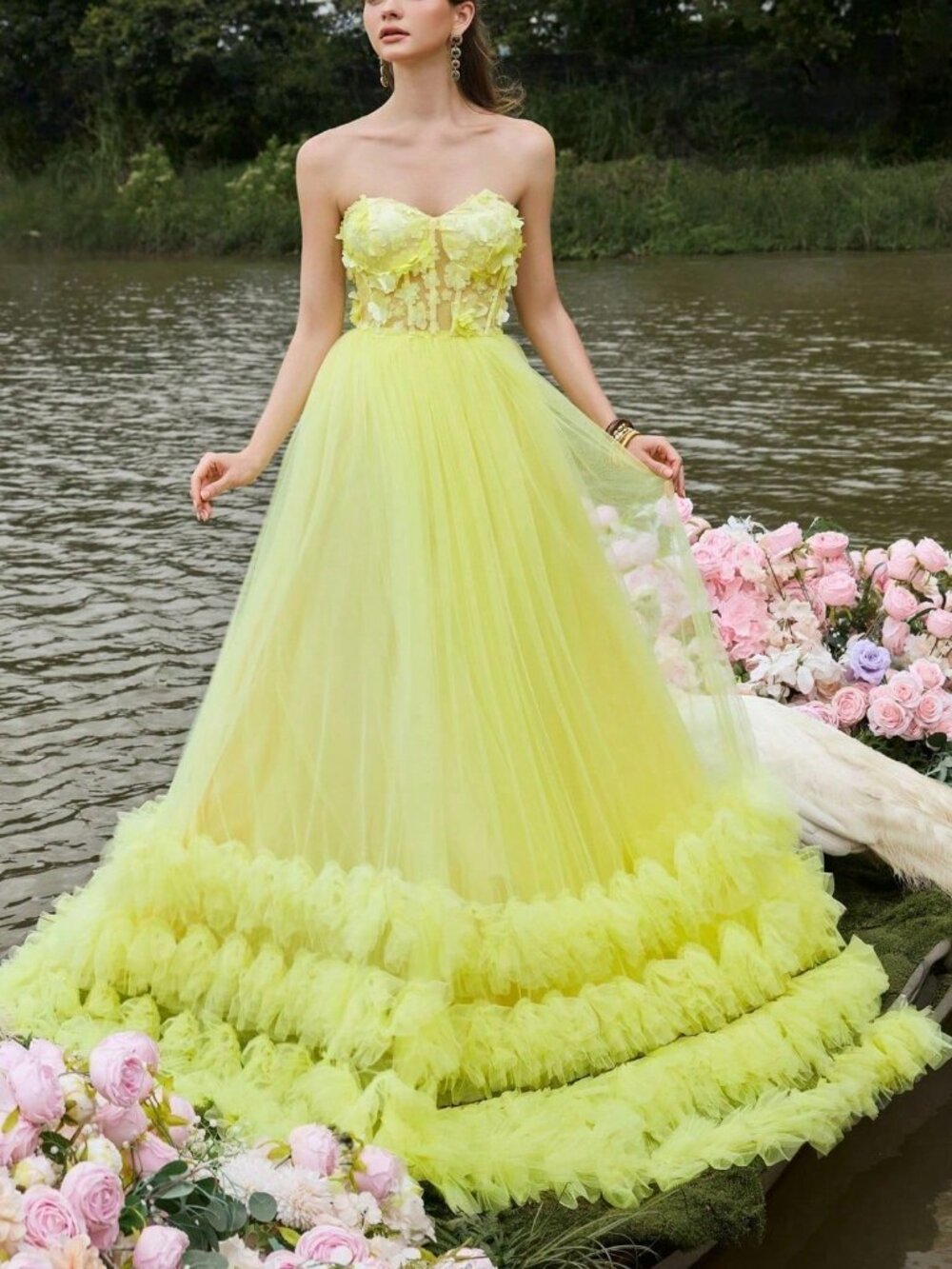 Yellow Elegant Women's Strapless Sweetheart Corset Gown dress - Picture 7 of 7